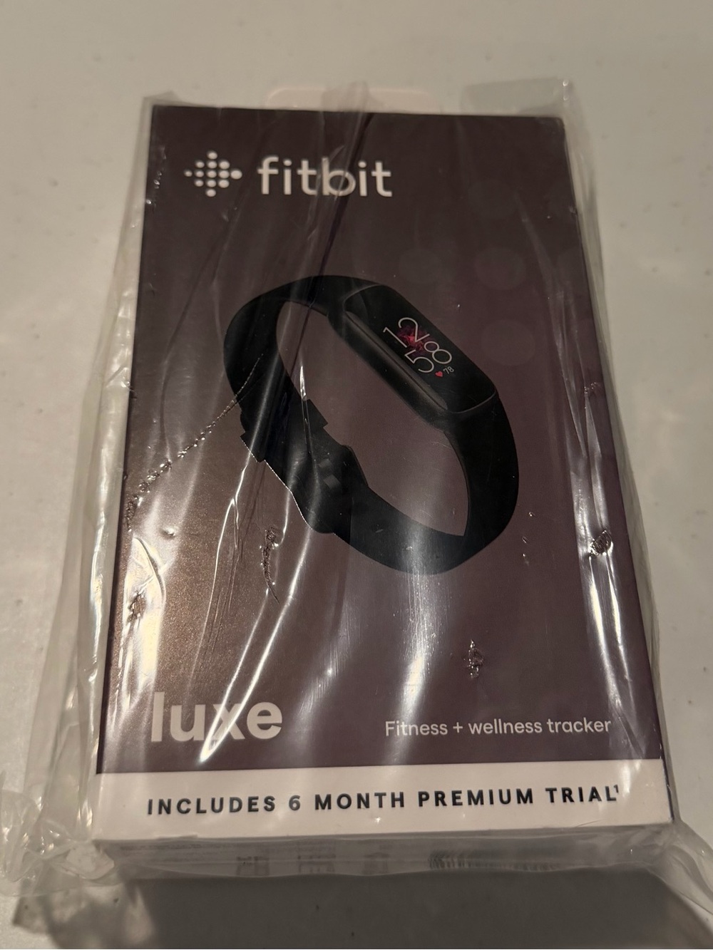 🌟 NWT Sealed Fitbit Luxe Fitness Wellness Tracker Graphite Black Bands